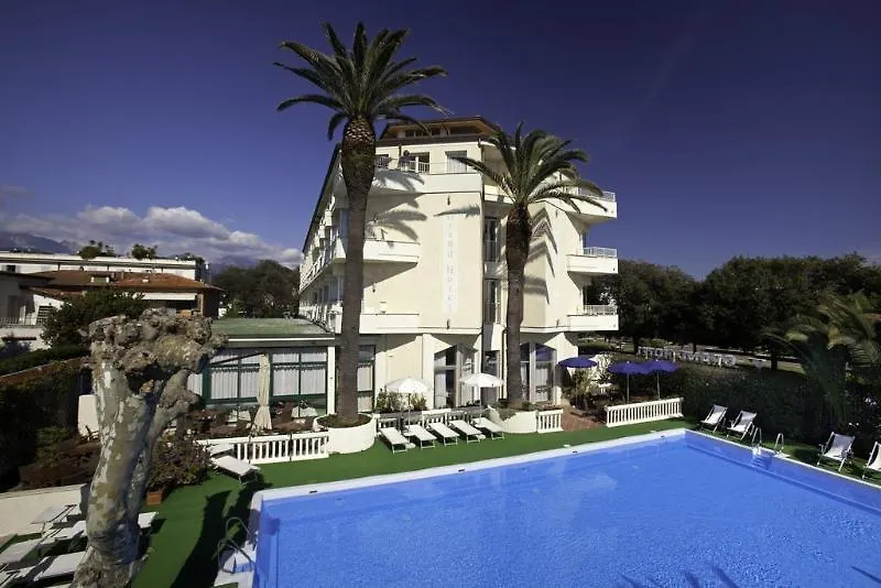 Grand Hotel Forte dei Marmi 4*,