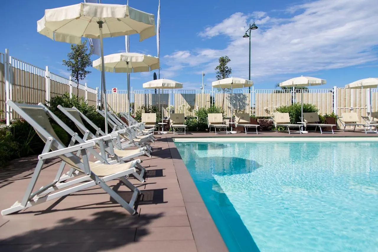 Grand Hotel Forte dei Marmi 4*,